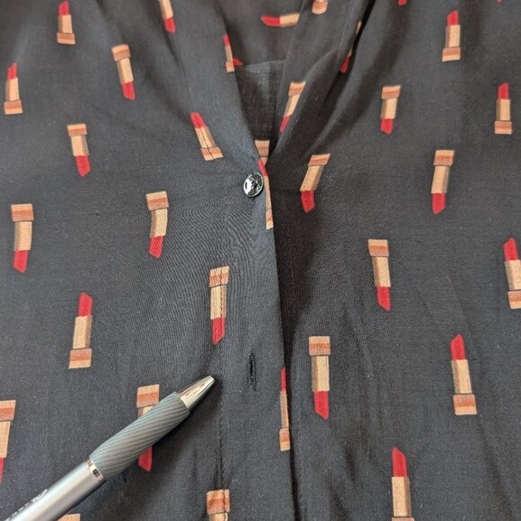 L'AGENCE | Holly Lipstick Print Long Sleeve Button Front Blouse | Small | Black - Picture 8 of 11